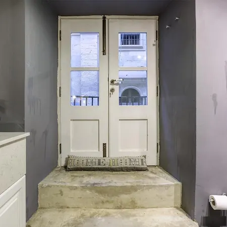 A Sensational 1br In Centre By 360 Estates